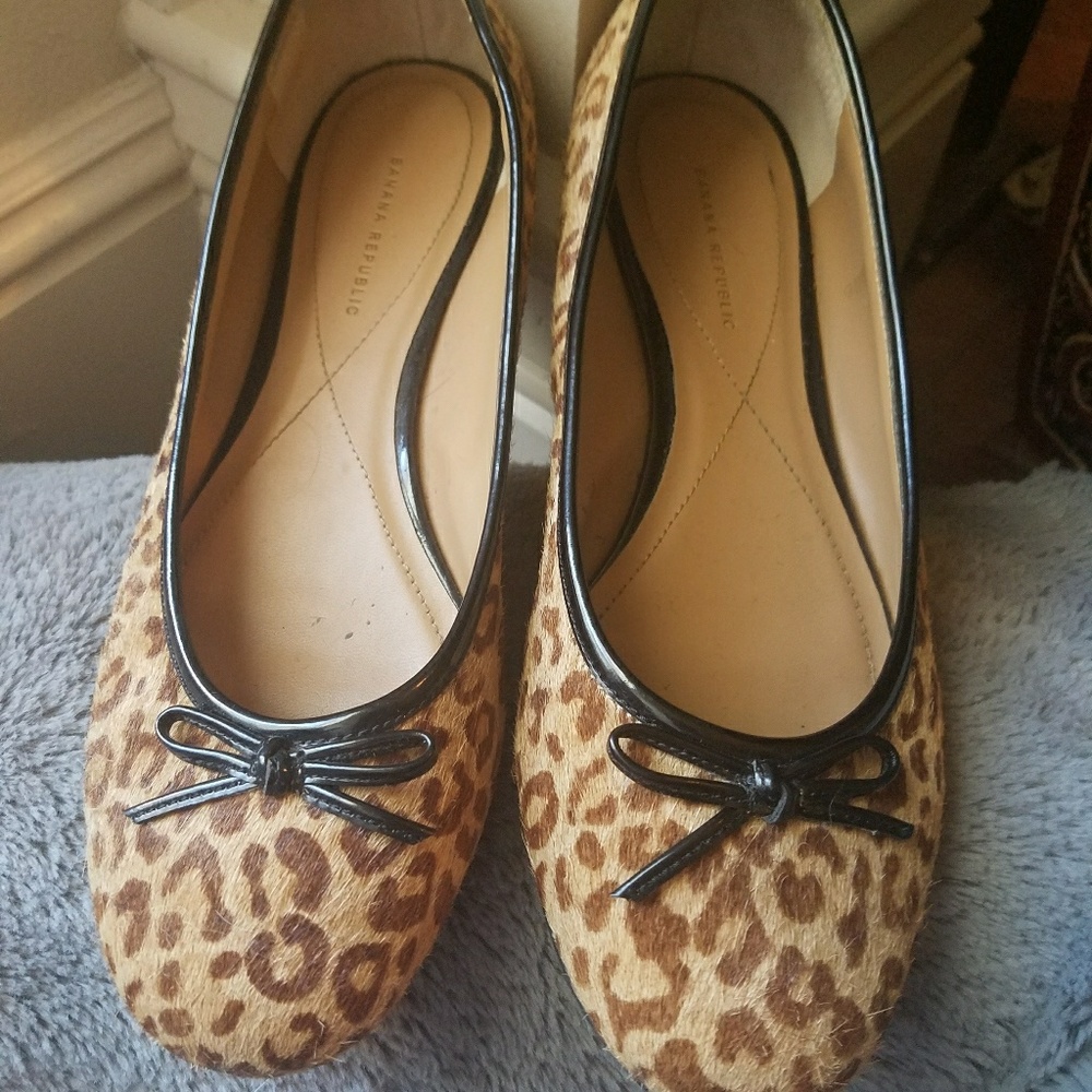 Banana Republic calf hair, leopard print, flat